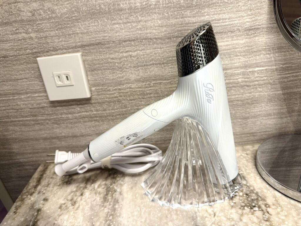 客室のバスルームにあったReFaのドライヤー
